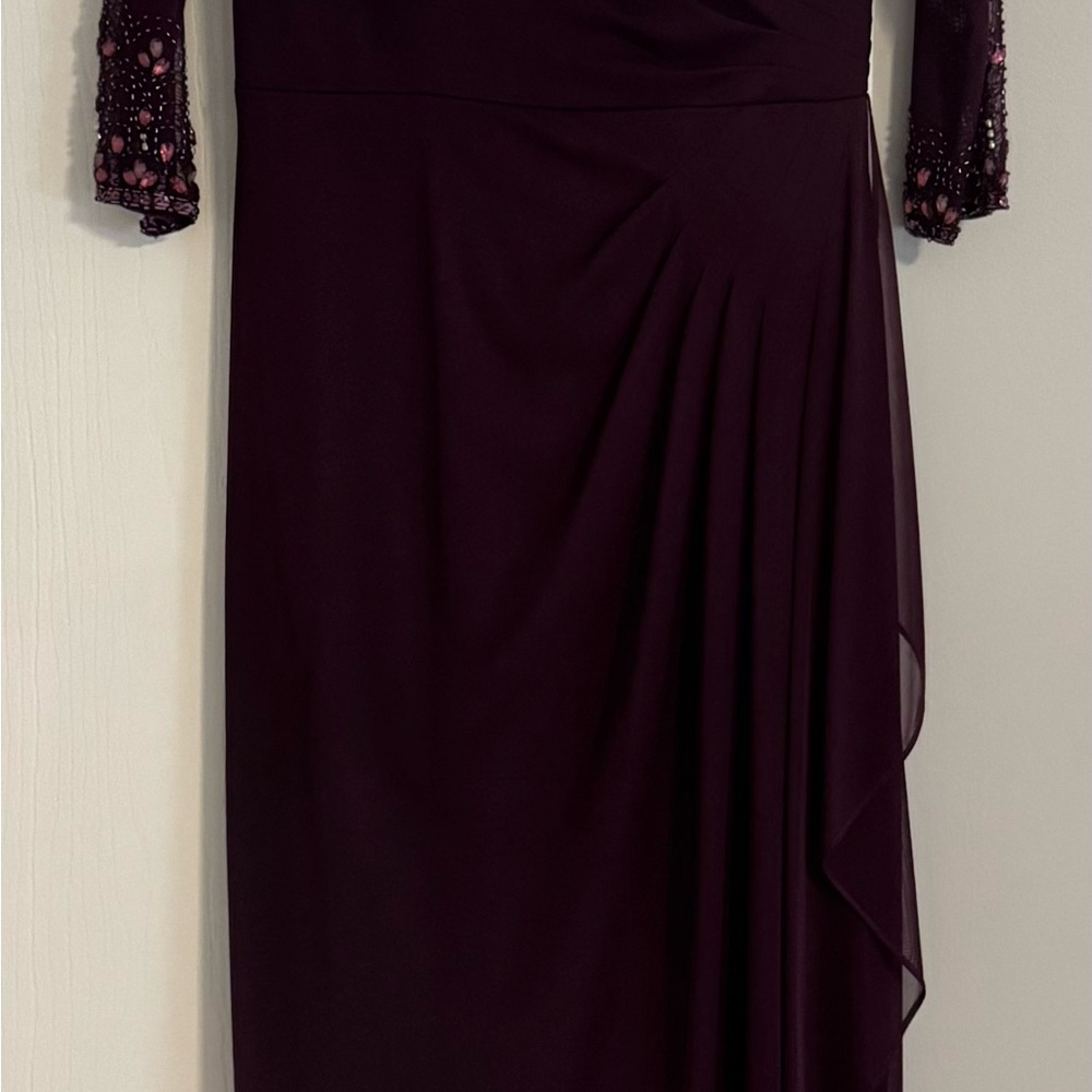 Formal Mother of the Bride/Groom wedding dress, size 10 - Picture 8 of 8